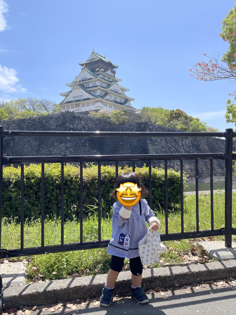 大阪城と娘