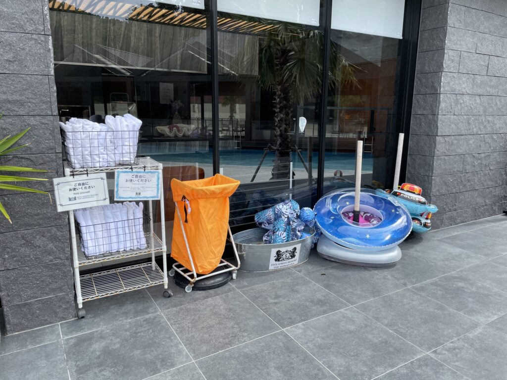 ホテル備え付けの浮き輪など
